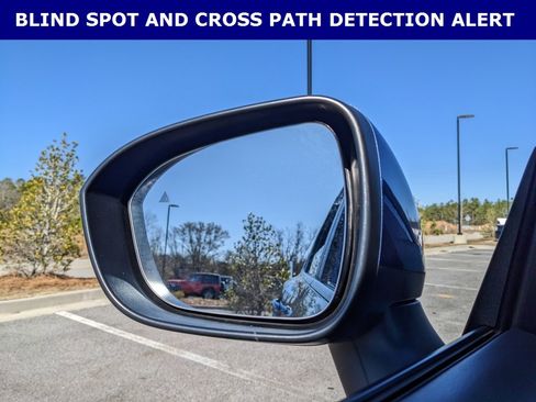 Used 2023 Nissan Rogue SV image 4