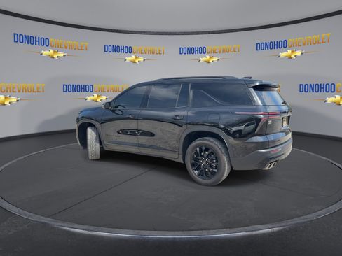 Used 2024 Chevrolet Traverse LT w/ Enhanced Driving Package image 9
