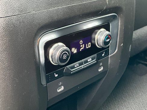 Used 2022 GMC Yukon Denali AWD/4WD image 33