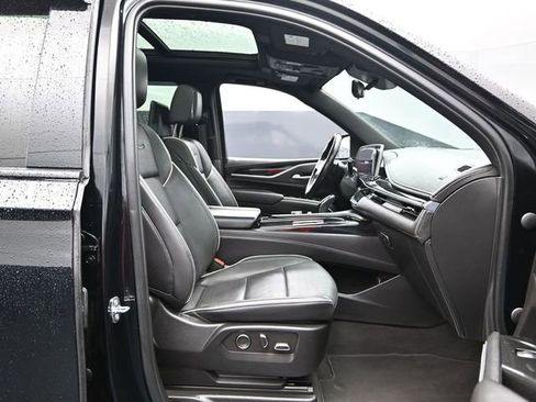 Used 2023 Cadillac Escalade Sport AWD/4WD image 30