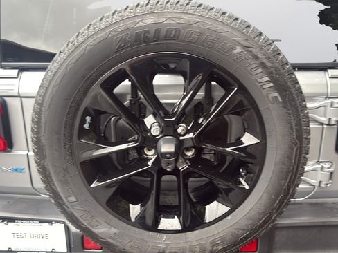 Used 2021 Jeep Wrangler Unlimited Sahara w/ Cold Weather Group AWD/4WD image 29