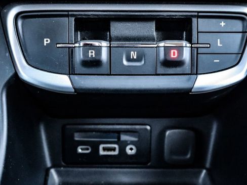 Certified 2024 GMC Terrain SLT image 29