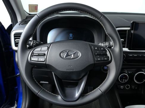 Used 2023 Hyundai Venue Limited w/ Cargo Package image 13