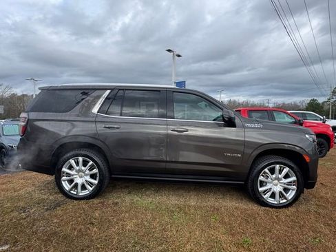 Used 2021 Chevrolet Tahoe High Country w/ Premium Package image 5