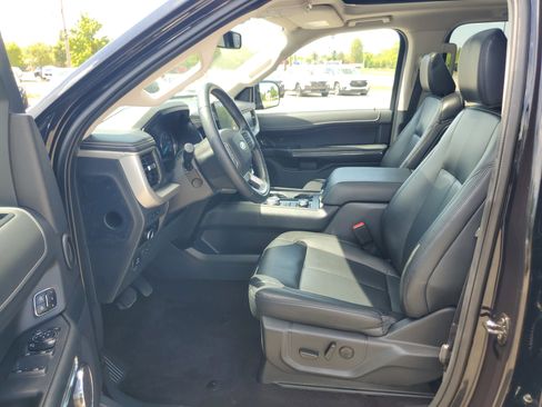 Used 2023 Ford Expedition XLT AWD/4WD image 12