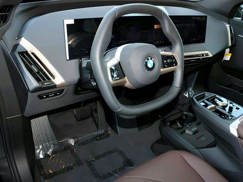 New 2026 BMW iX xDrive60 w/ Premium Package image 4