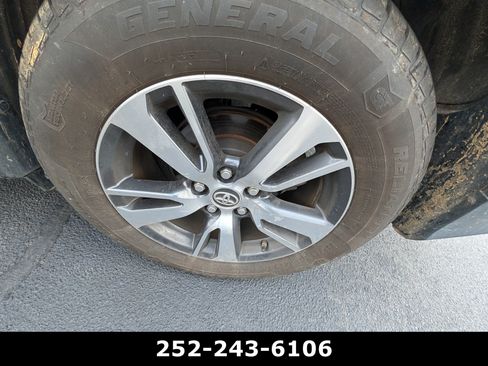 Used 2016 Toyota RAV4 XLE FWD image 11