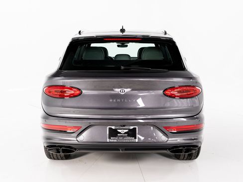 New 2025 Bentley Bentayga Extended Wheelbase image 4