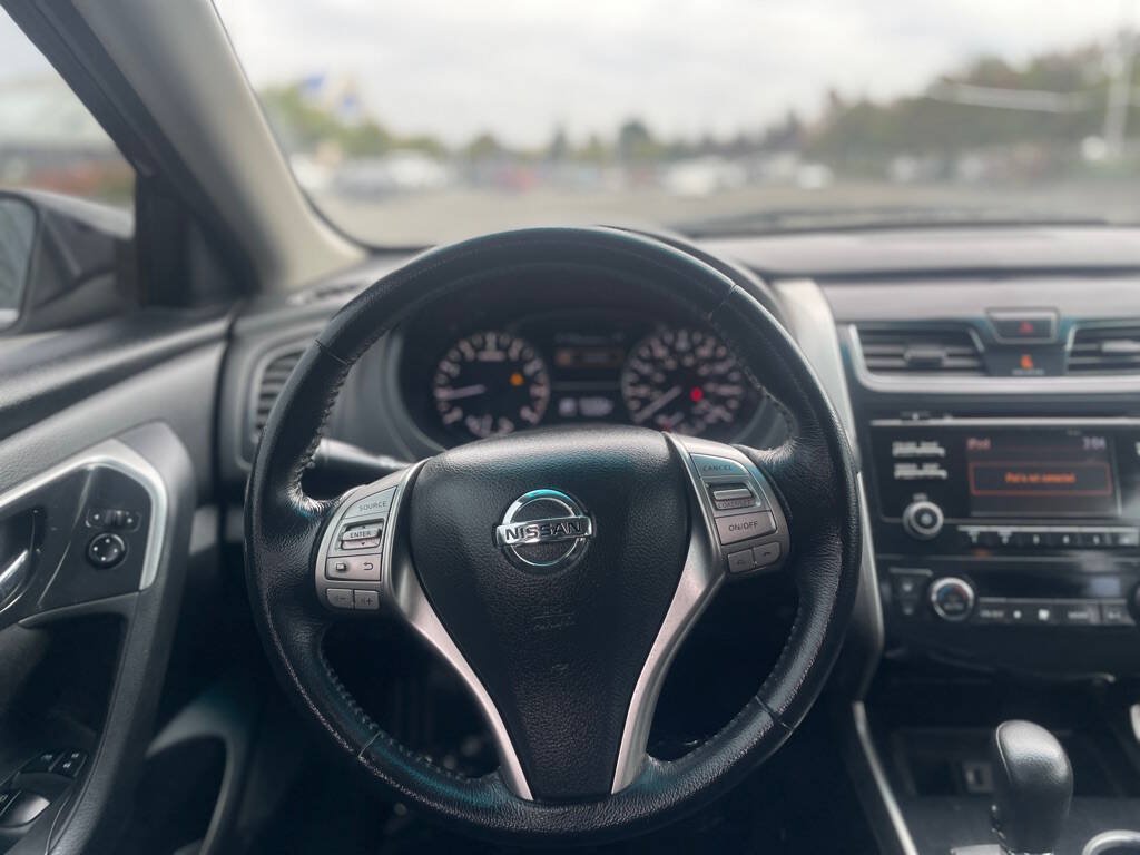 Used 2014 Nissan Altima 2.5 SV FWD image 10