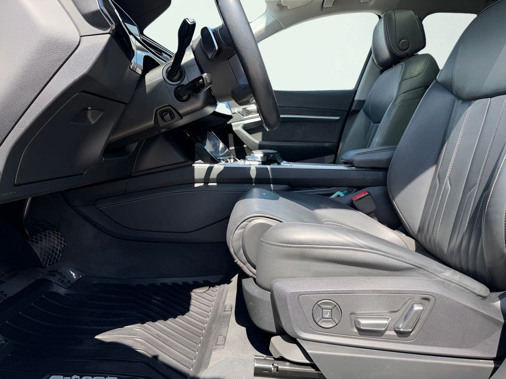 Used 2019 Audi e-tron Prestige w/ Prestige Package AWD/4WD image 39