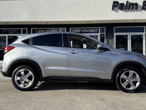 Used 2020 Honda HR-V LX image 24