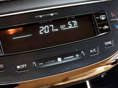 Used 2013 Toyota Avalon XLE image 54