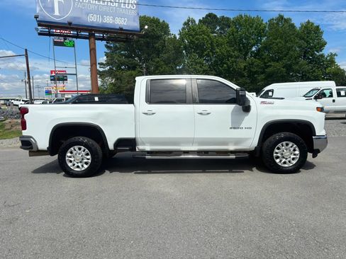Used 2024 Chevrolet Silverado 2500 LT AWD/4WD image 7