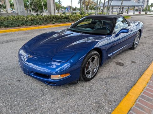 Used 2002 Chevrolet Corvette Convertible image 11