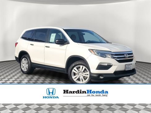 Used 2018 Honda Pilot LX image 1