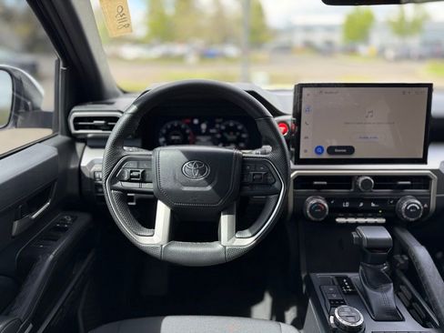 Used 2024 Toyota Tacoma TRD Off-Road image 26