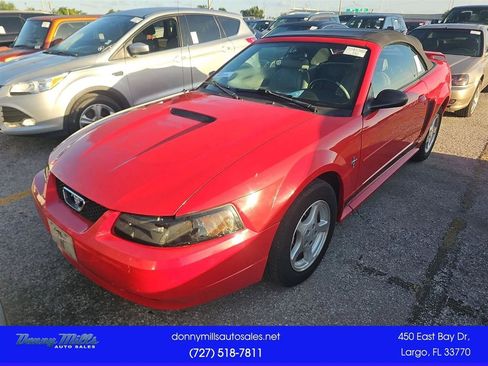 Used 2002 Ford Mustang Convertible RWD image 1