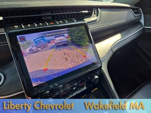 Used 2023 Jeep Grand Cherokee L Limited AWD/4WD image 11