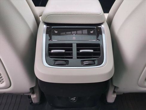 Used 2020 Volvo XC60 T5 Inscription w/ Protection Package image 18