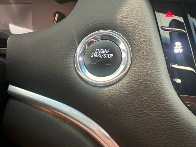 Used 2016 Cadillac XTS Luxury AWD/4WD image 23