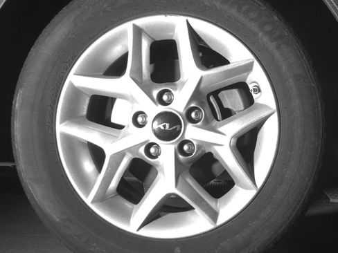 Used 2025 Kia Soul LX w/ LX Technology Package FWD image 18