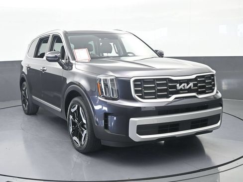 Used 2025 Kia Telluride S FWD image 9