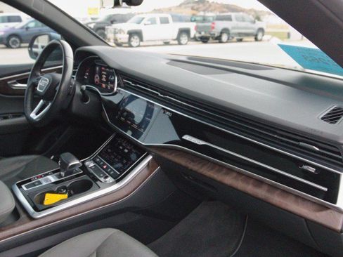 Used 2019 Audi Q8 Premium Plus AWD/4WD image 35