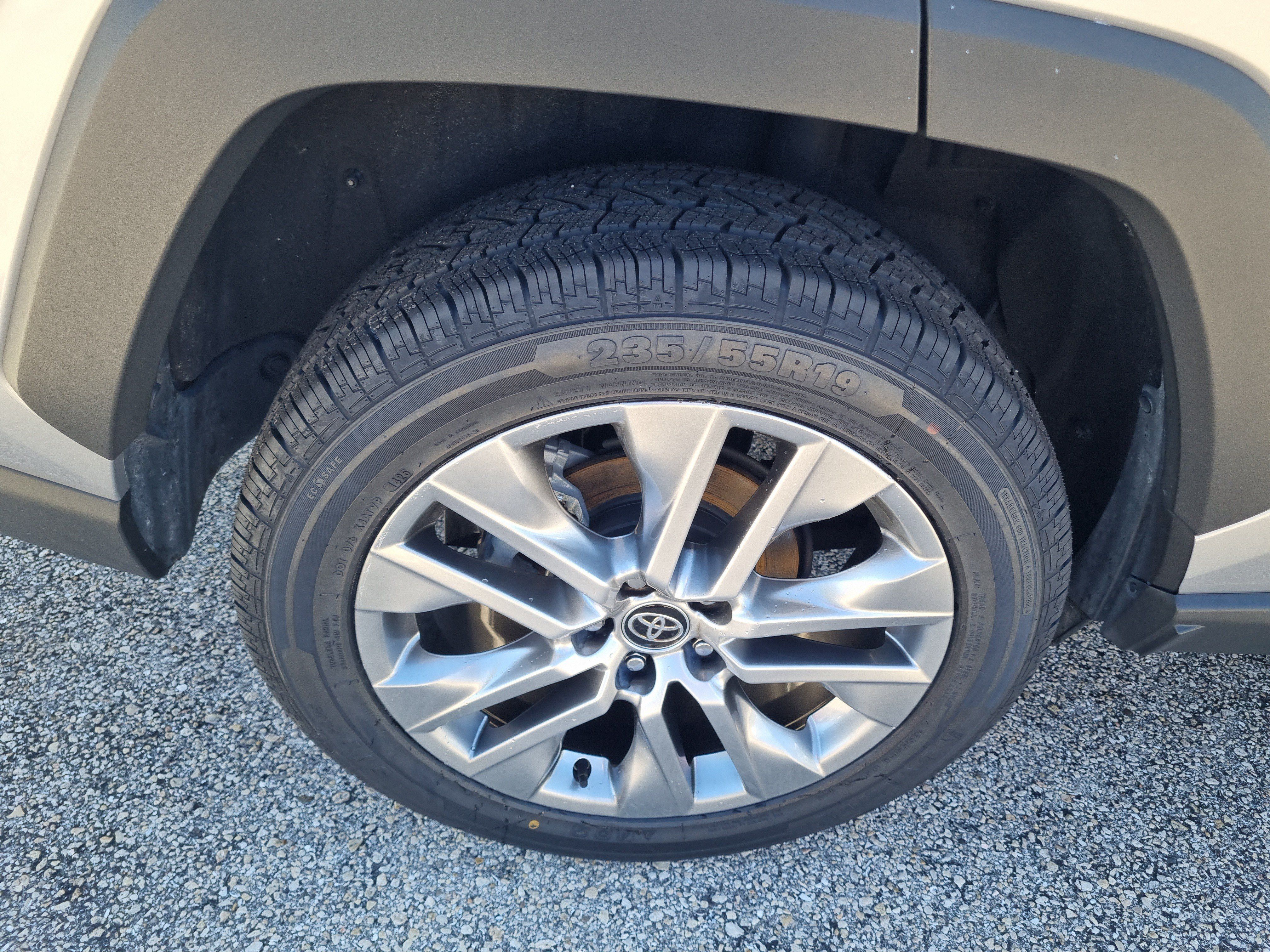 Used 2023 Toyota RAV4 XLE Premium FWD image 11