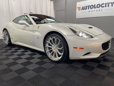 Used 2012 Ferrari California Base image 2