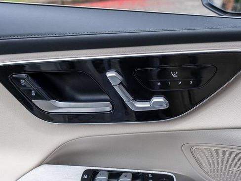Used 2023 Mercedes-Benz GLC 300 4MATIC image 13