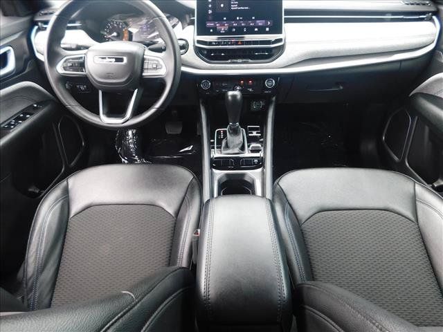 Used 2024 Jeep Compass Latitude AWD/4WD image 23