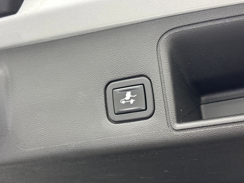 Used 2021 GMC Terrain SLE w/ Driver Convenience Package AWD/4WD image 9