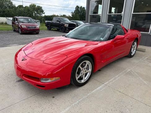 Used 2004 Chevrolet Corvette Coupe w/ Preferred Equipment Group RWD image 5