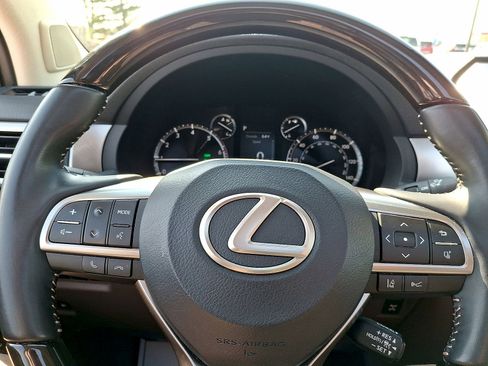Used 2023 Lexus GX 460 Premium w/ Accessory Package AWD/4WD image 16