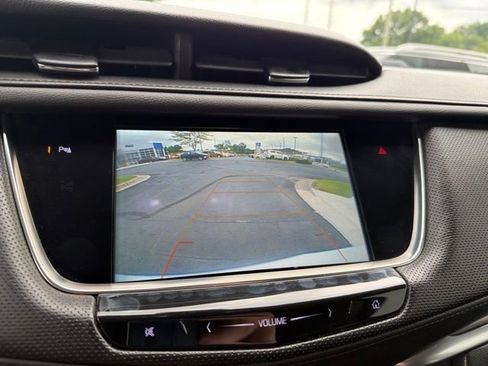 Used 2018 Cadillac XT5 Premium Luxury FWD image 17