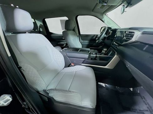 Used 2022 Toyota Tundra SR5 AWD/4WD image 25