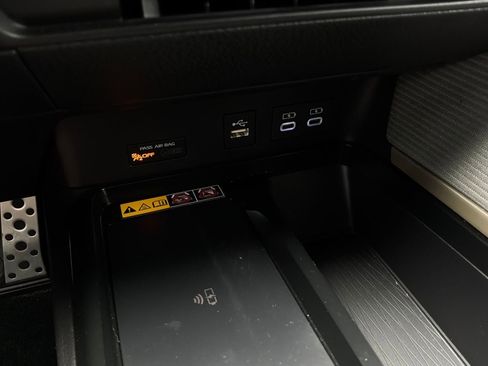 Used 2025 Toyota Camry SE w/ Multimedia Upgrade Package image 25