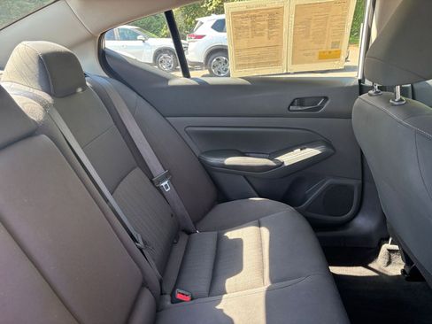 Used 2025 Nissan Altima 2.5 SV FWD image 37