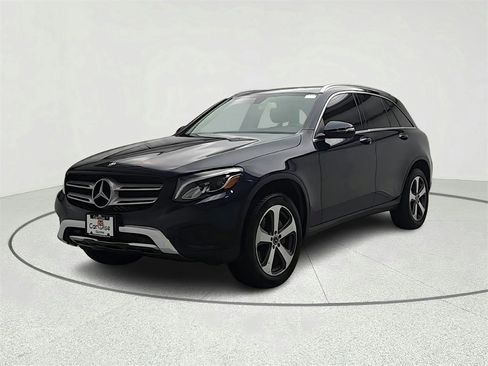 Used 2017 Mercedes-Benz GLC 300 4MATIC image 3