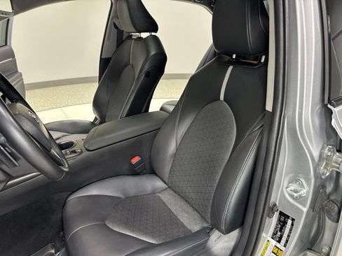 Used 2022 Toyota Camry XSE FWD image 15