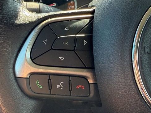 Used 2022 Jeep Renegade Limited image 13