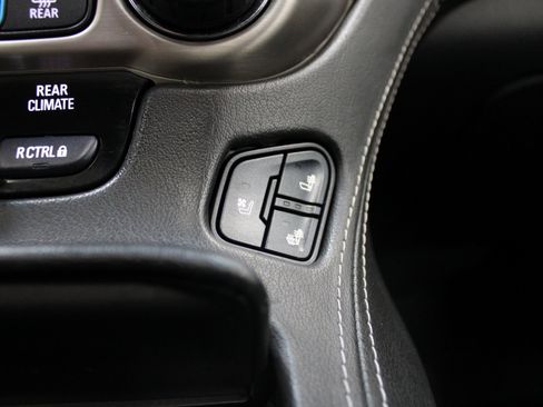 Used 2019 GMC Yukon Denali image 45