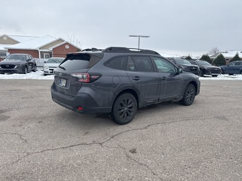 Used 2023 Subaru Outback Onyx Edition image 14