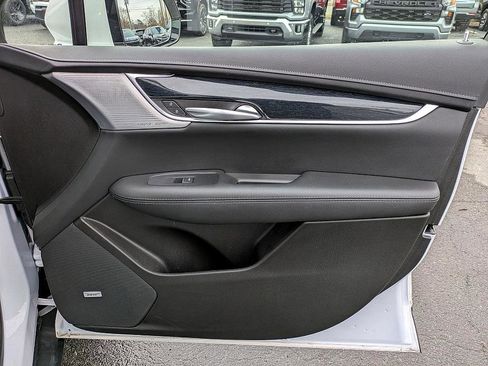 Certified 2025 Cadillac XT5 Premium Luxury image 36