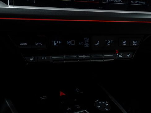 Used 2025 Audi Q4 e-tron Premium Plus w/ Premium Plus image 18