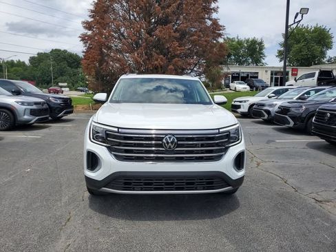 Certified 2024 Volkswagen Atlas SE w/ Panoramic Sunroof Package FWD image 2