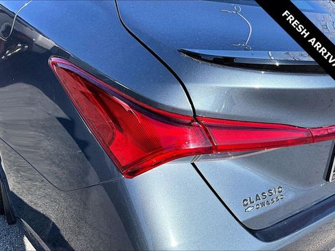 Used 2019 Toyota Avalon Touring w/ Advanced Safety Package image 22