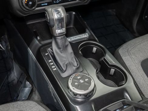 Used 2025 Ford Bronco 4-Door AWD/4WD image 19