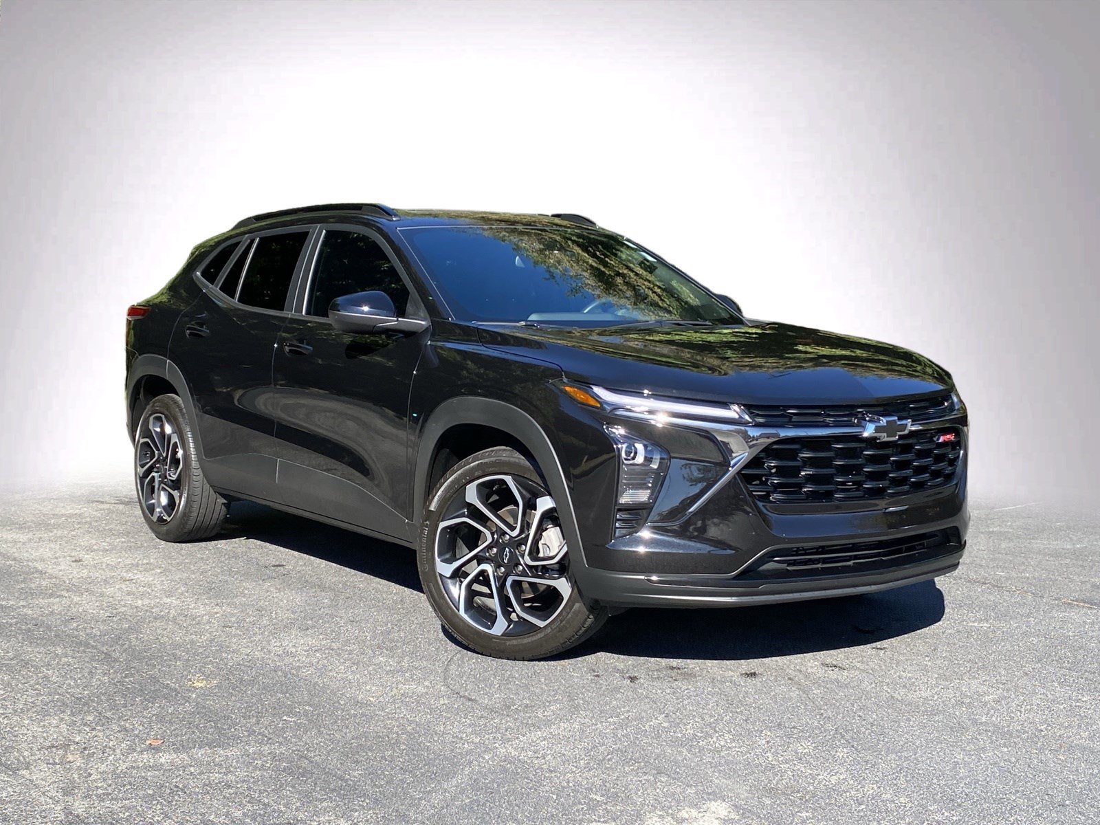 Used 2025 Chevrolet Trax RS w/ Sunroof Package FWD image 41