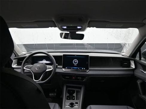 New 2026 Volkswagen Tiguan SE image 10